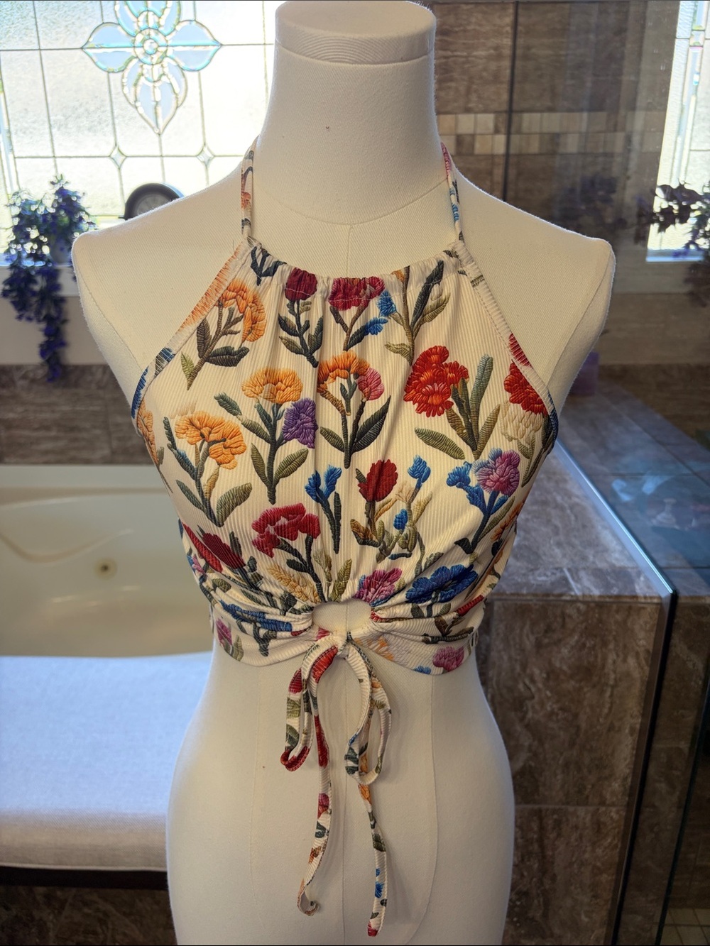SHEIN Cream Halter Floral Tie-Front Crop Top